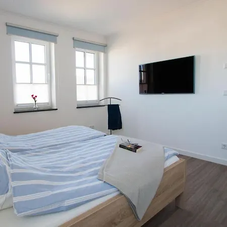 Life Apartment *